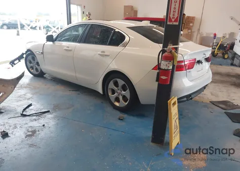 2018 Jaguar Xe 25T из США, поврежденный, VIN SAJAR4FX9JCP37222